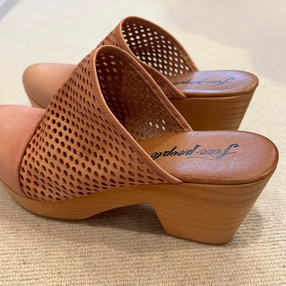 Free People Clogs